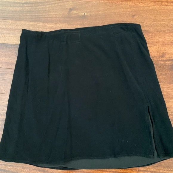 Sunday Best mini skirt size 8, fits on the smaller side - Picture 1 of 3